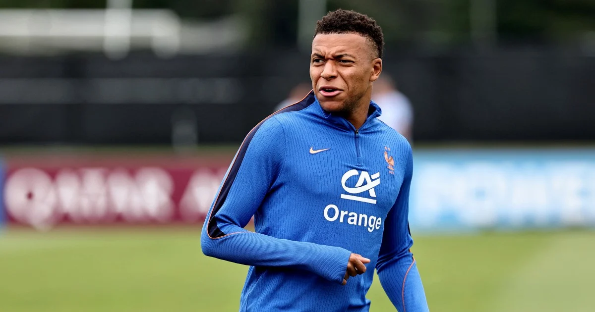 Paris prosecutors investigate Paraguayan legislator's controversial Mbappé comments