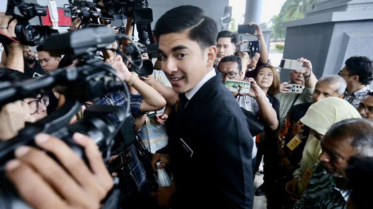 Syed Saddiq Faces Further Legal Limbo as Federal Court Delays Corruption Case Ruling
