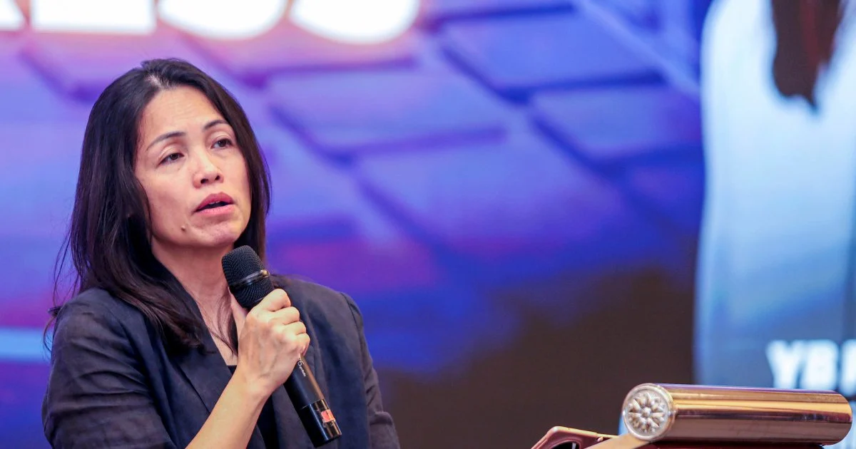 Teo Urges Government Officials to Shun Provocative Language as J-Kom Chief Faces Scrutiny