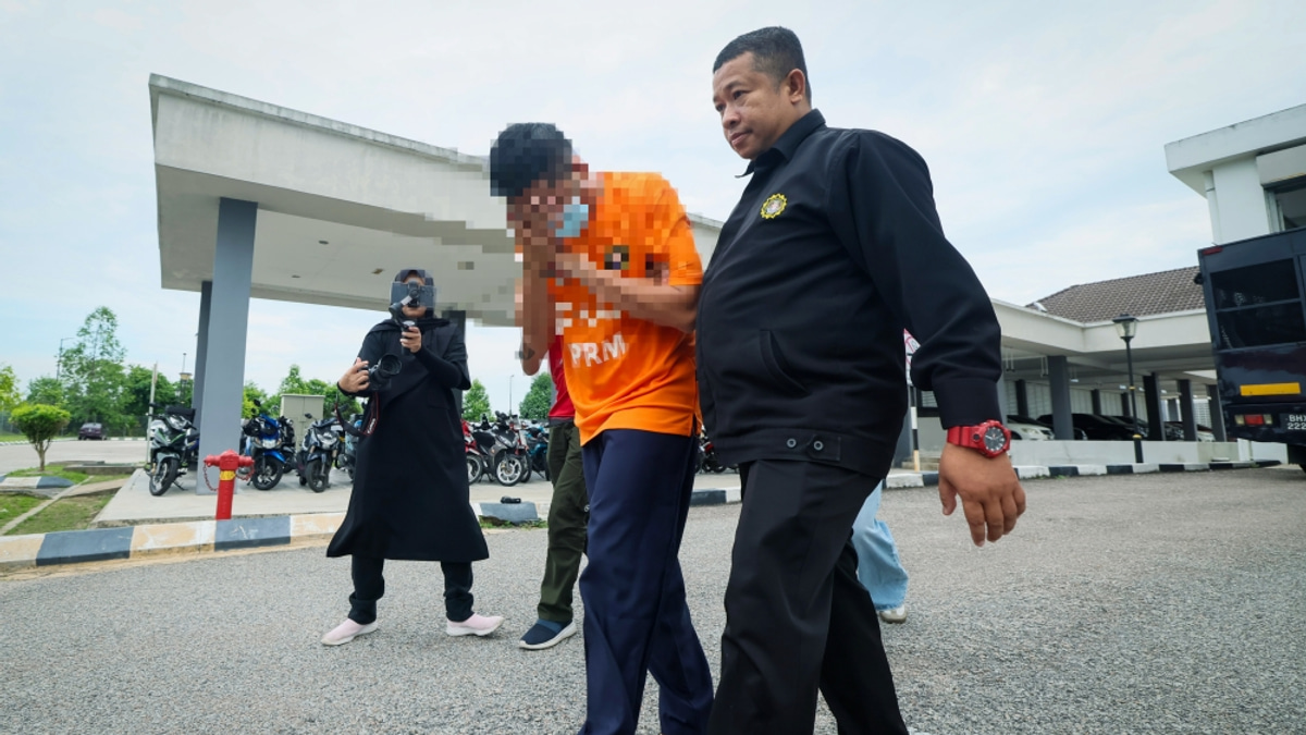 Kelantan Police Chief Held in Week-Long Remand Over RM500 Bribery Allegations