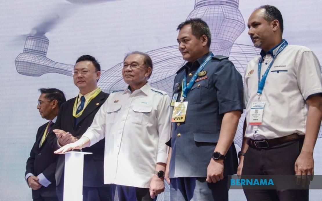 Malaysia Must Accelerate Drone Technology Development to Strengthen Global Economy, Says PM Anwar