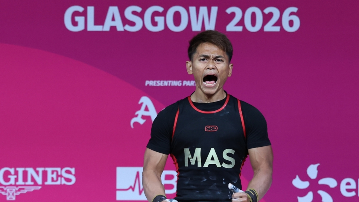 PM Anwar Celebrates Aniq Kasdan's Historic Commonwealth Games Gold for Malaysia