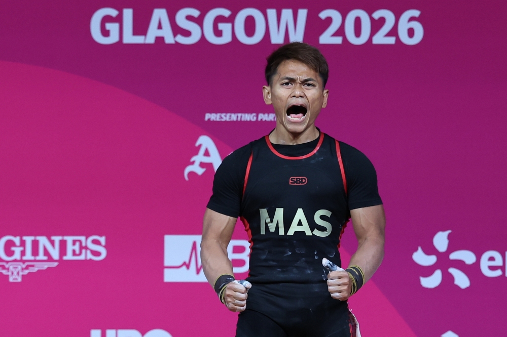 PM Anwar Celebrates Aniq Kasdan's Historic Commonwealth Games Gold for Malaysia