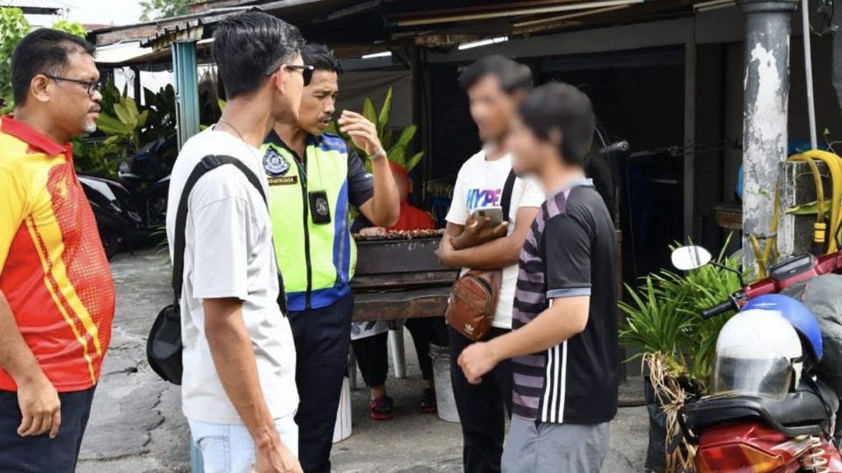 33 Myanmar Nationals Detained in Puchong Immigration Sweep; 14 Compounds Issued