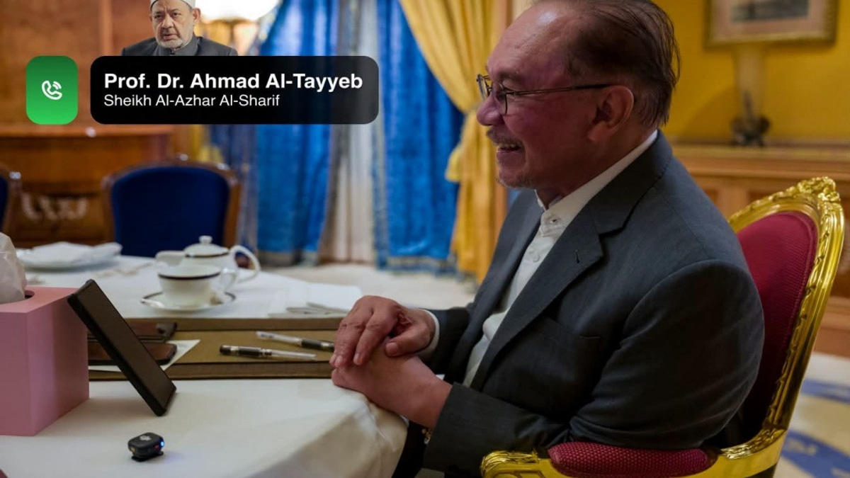 Anwar Discusses Islamic Education and Dakwah With Al-Azhar's Grand Imam