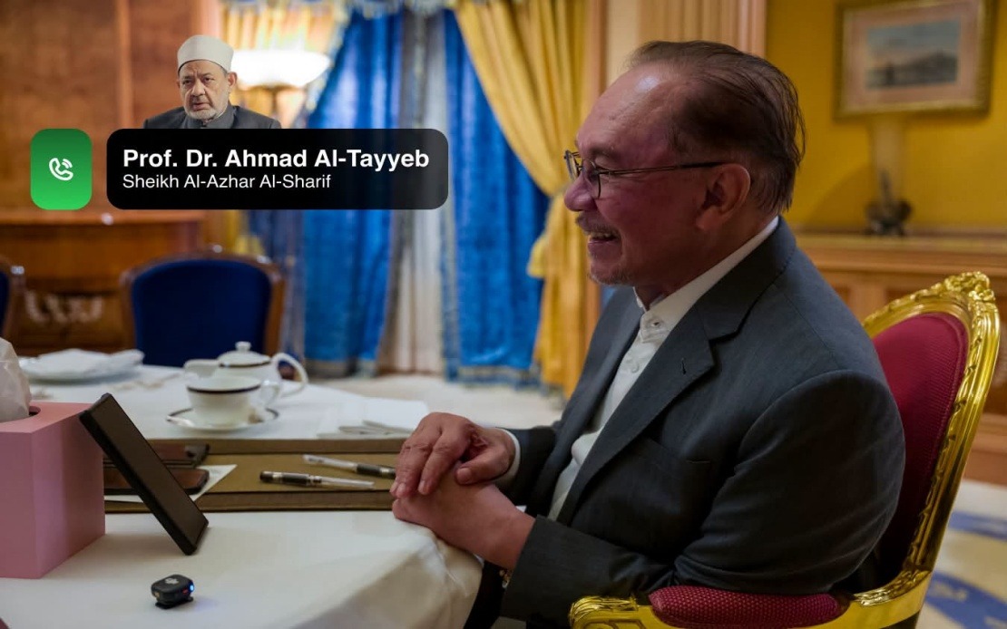 Anwar Discusses Islamic Education and Dakwah With Al-Azhar's Grand Imam