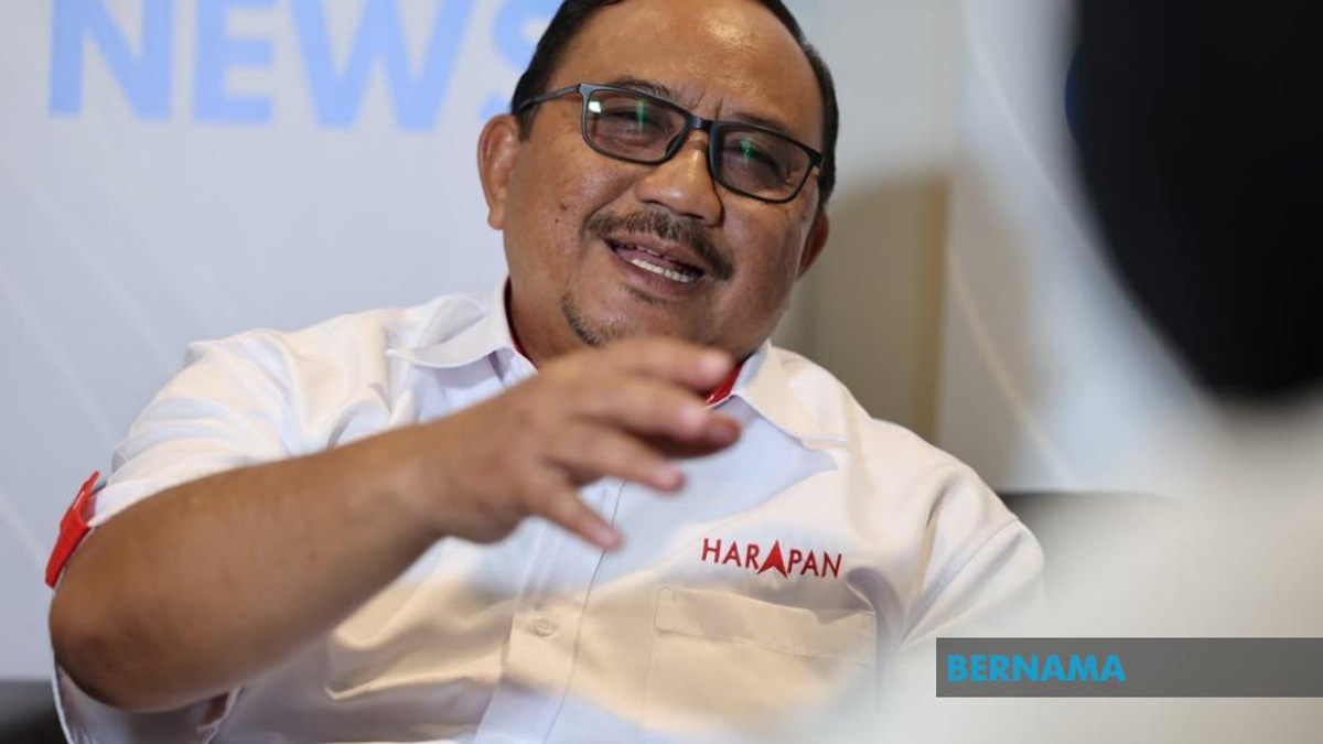 Onn Abu Bakar Proposes Wireless Network System to Bridge Digital Divide in Senggarang
