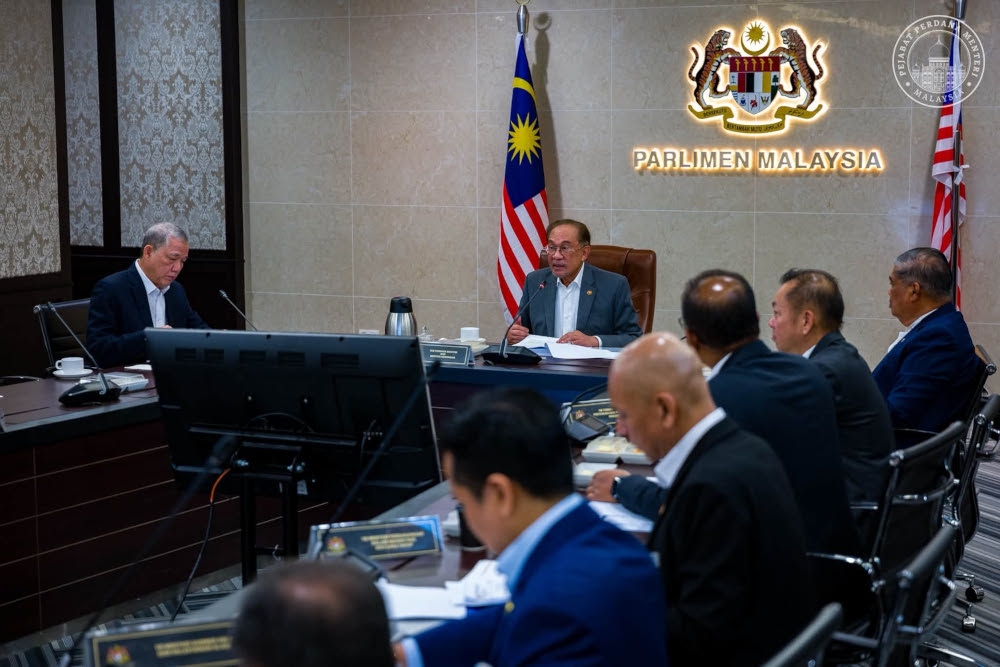 Anwar orders emergency measures as super El Niño threatens Malaysia's food security