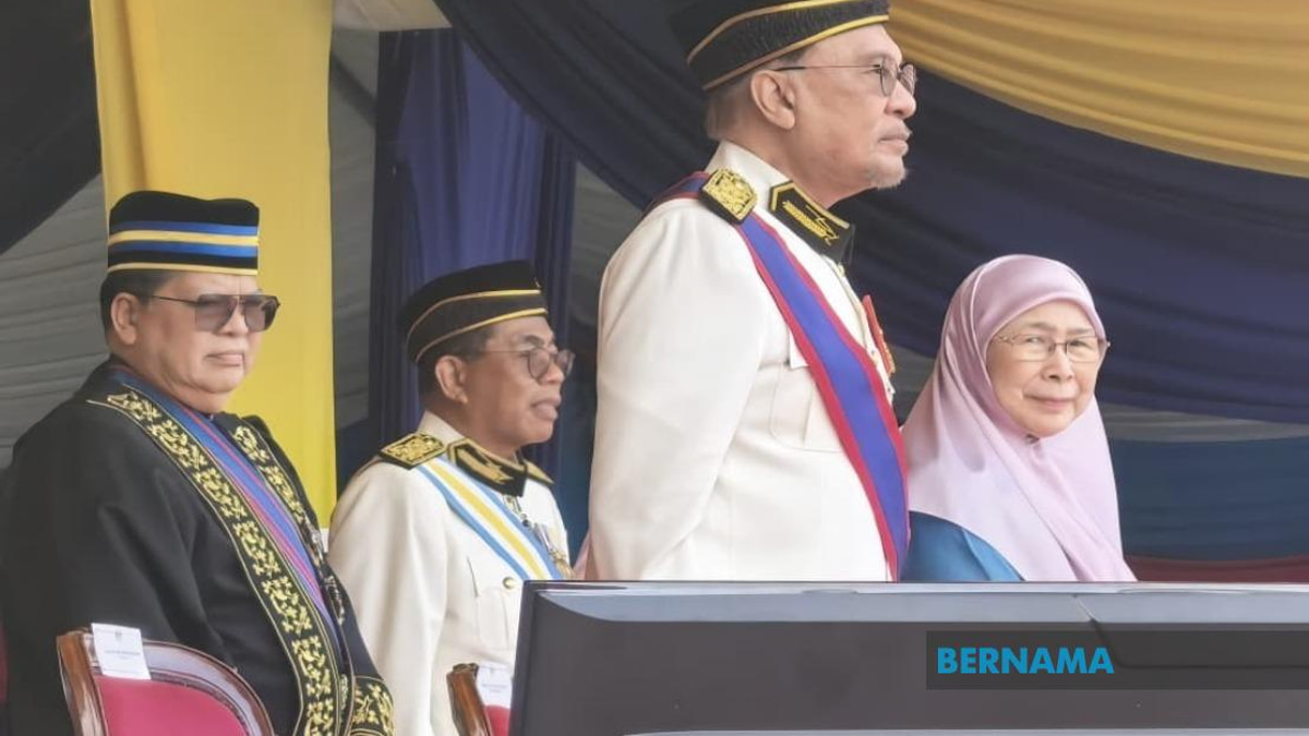 Remember Our Fallen: Anwar Calls on Malaysians to Honour Security Forces' Sacrifice