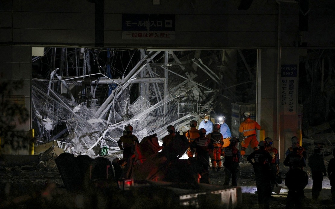 Two dead in gas explosion at Kumamoto mall following major earthquake in Japan