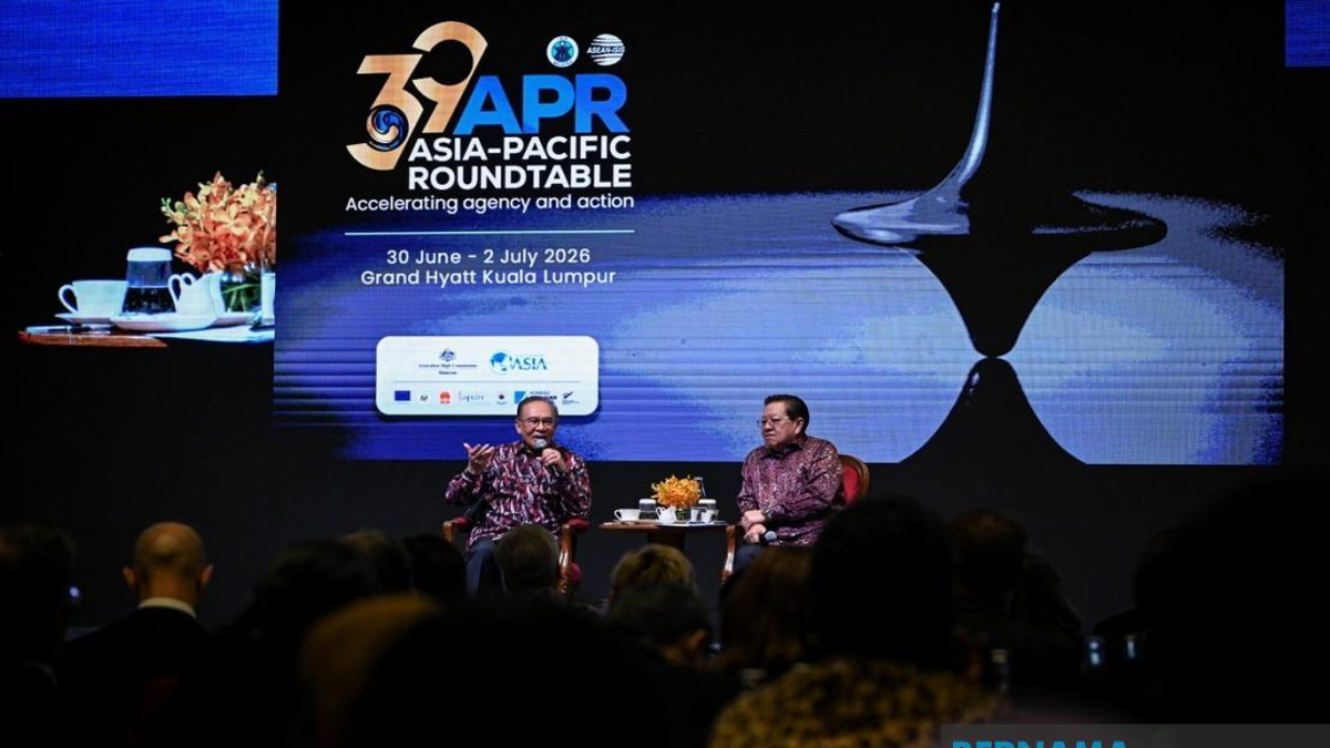 Anwar Dismisses South China Sea Conflict Fears, Emphasises Dialogue Over Discord