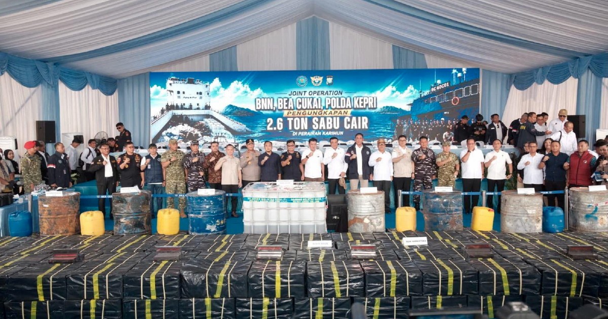 Indonesia arrests 10 Myanmar nationals after seizing 2.6 tonnes of liquid methamphetamine at sea