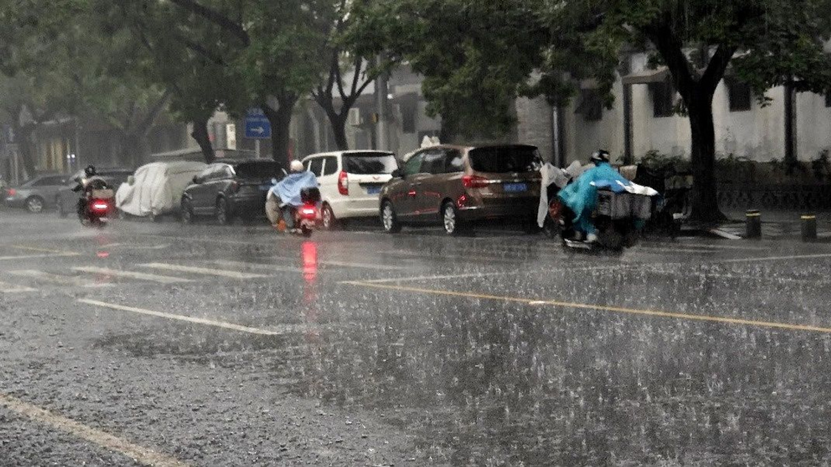 Beijing issues first Orange rainstorm alert as heavy downpours threaten weekend
