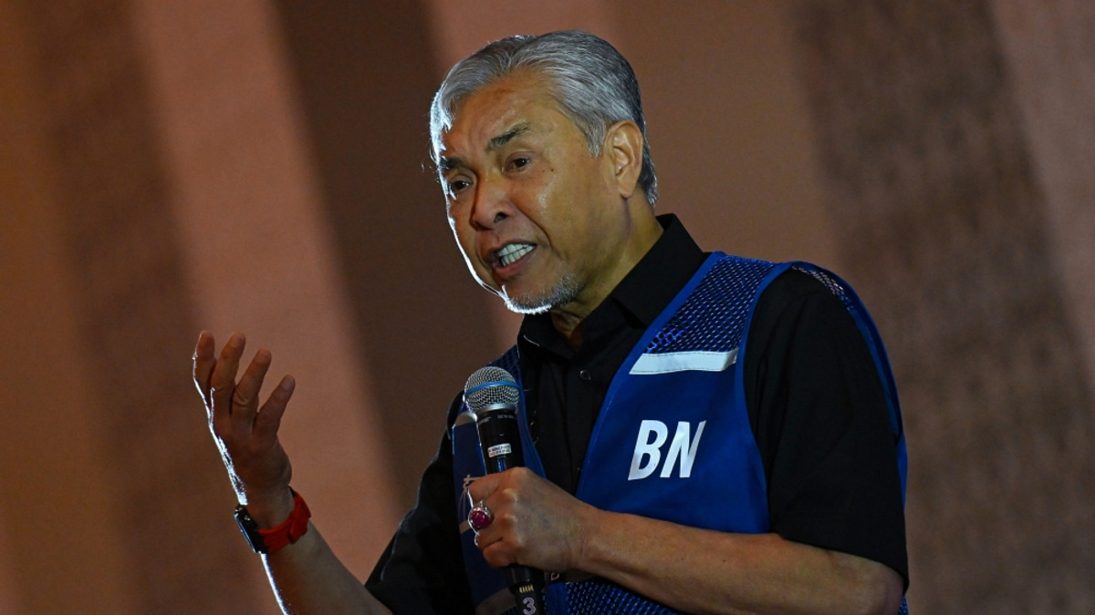 BN Chief Ahmad Zahid Defends Manifesto as Fresh and Superior, Rebuffs Plagiarism Claims