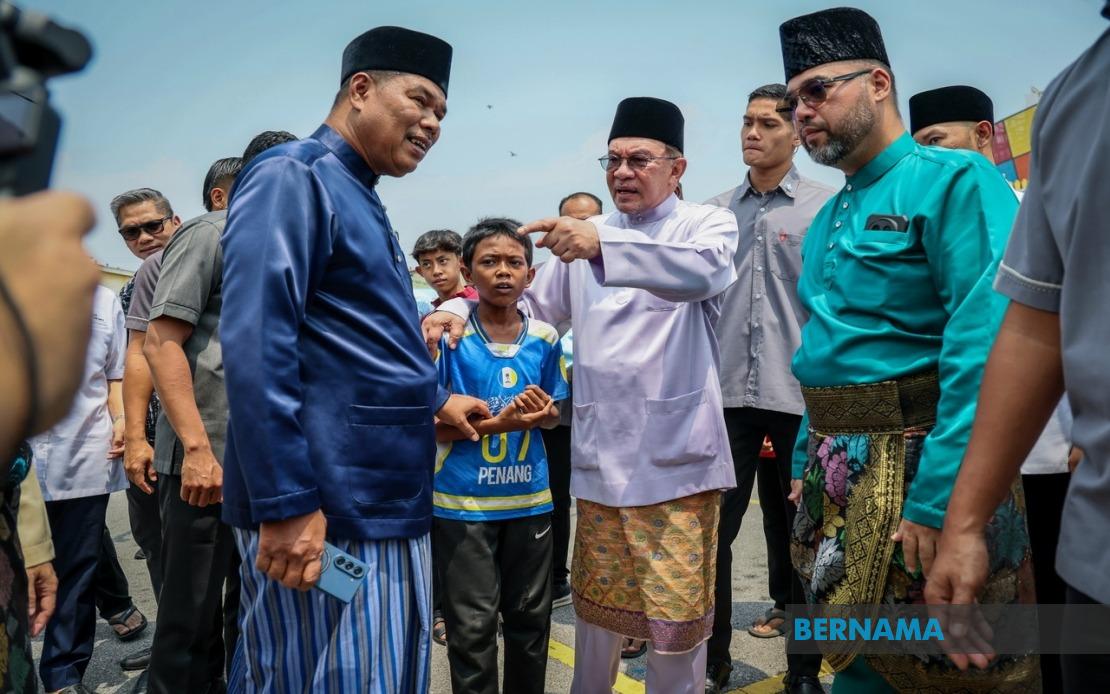 Anwar Distances Government From Saravanan Case, Leaves Matter to MACC and AGC