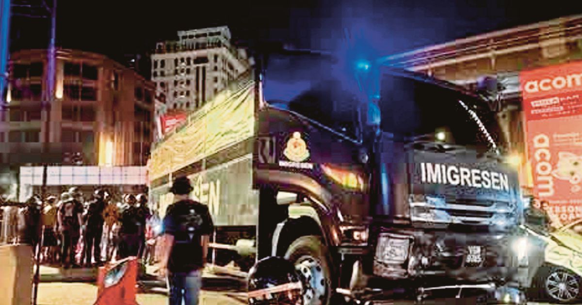 Two Drivers Remanded After Fatal Lorry Crash Kills Family on KL Road