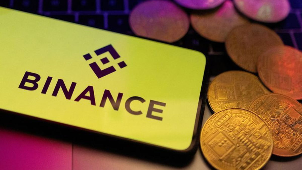 Two Binance Staff Held in UAE Over Financial Crime Investigation