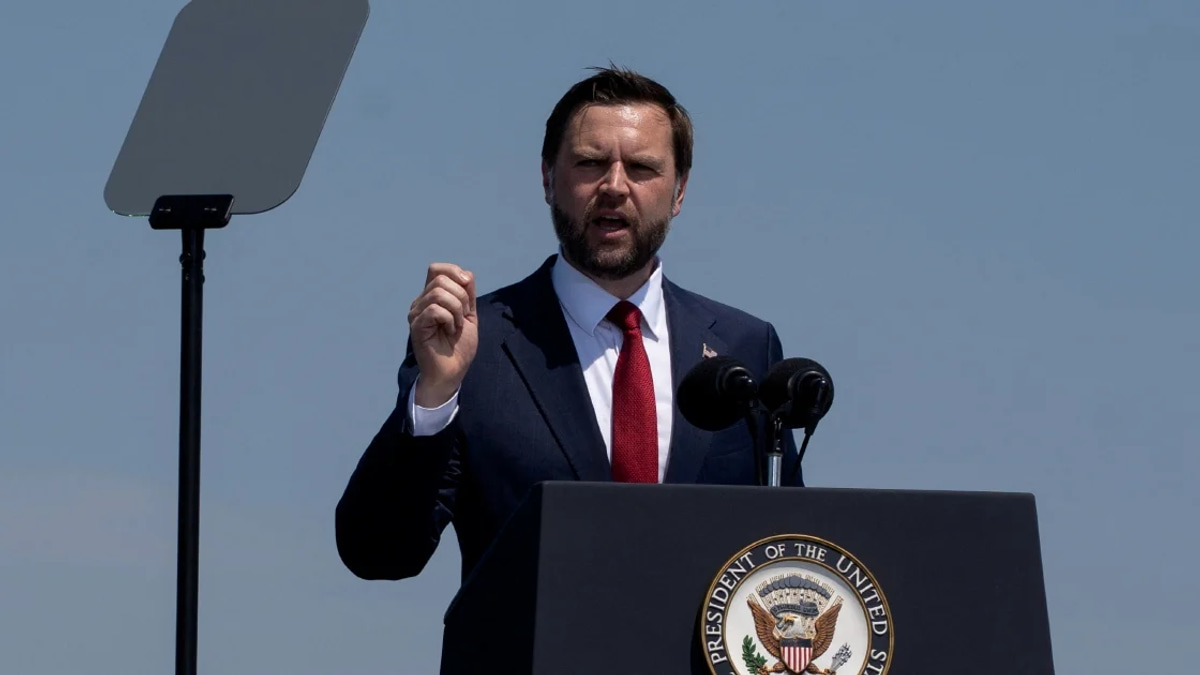JD Vance Criticises UK Leadership, Backs Reform Under New Prime Minister