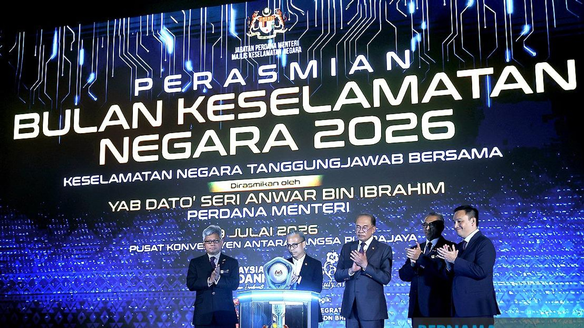 Anwar Urges Malaysia to Move Beyond Divisive Politics as Security Threats Intensify