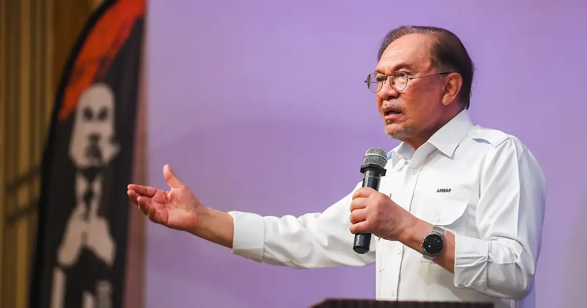 Anwar Blames 'Free Najib' Movement for Dragging PH into Early Johor Election