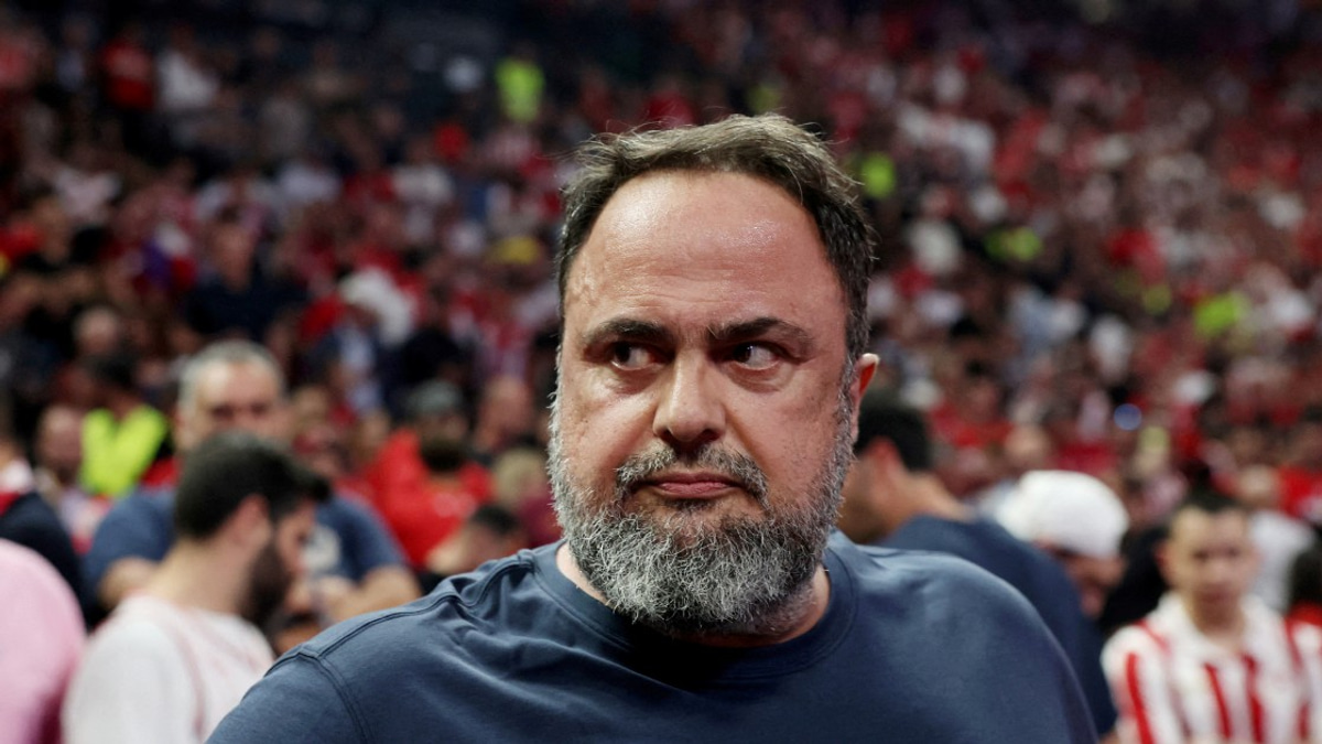 Nottingham Forest Owner Marinakis Takes Legal Action Against Crystal Palace Over Supporter Banner