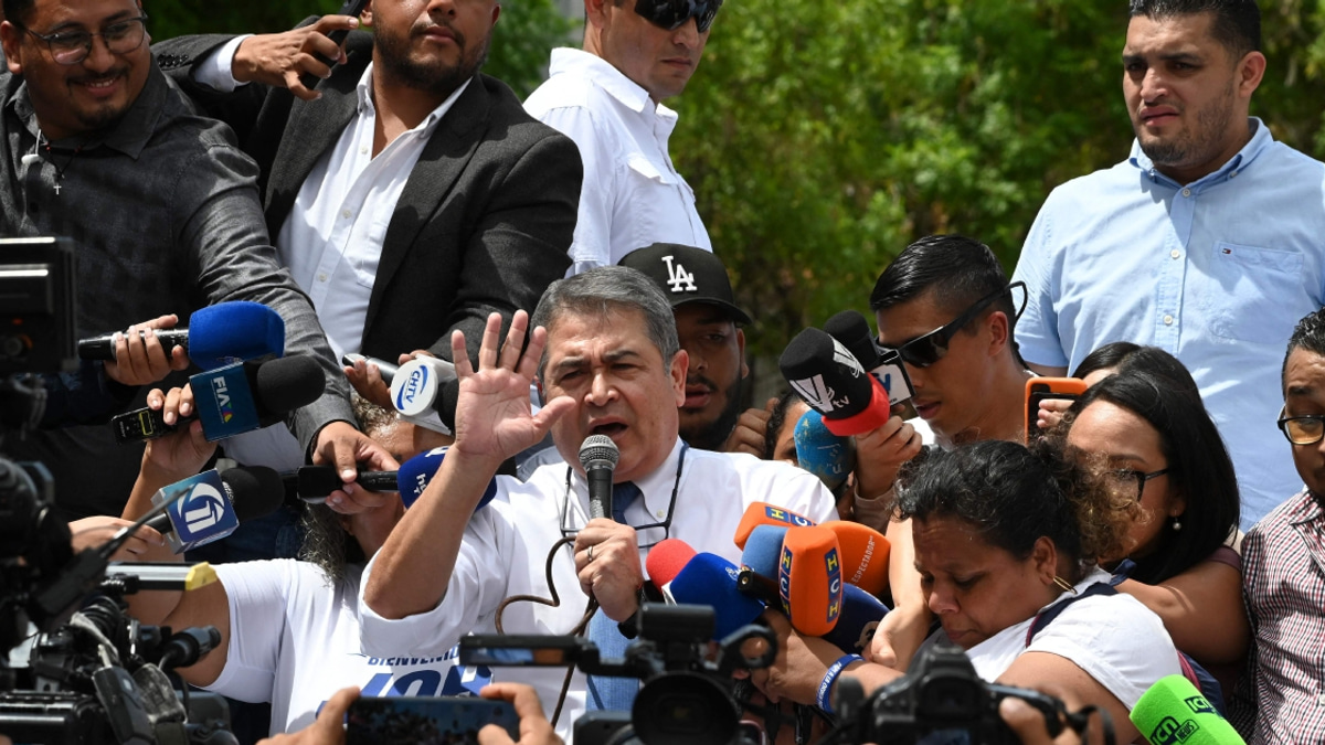 Honduras' Ex-President Hernández Stays Free During Corruption Trial After Trump Pardon