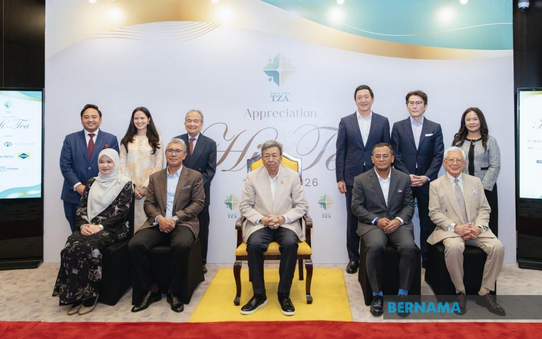 Sultan Sharafuddin Graces YTZA Hi-Tea, Foundation Expands Educational Outreach to B40 Students