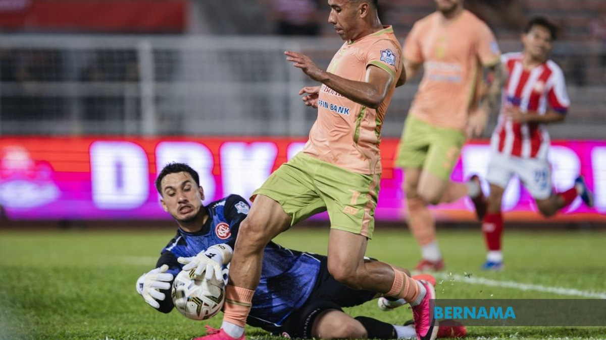 KL City's Campaign in Chaos: Coach Dollah Salleh Battles Unprecedented Player Crisis