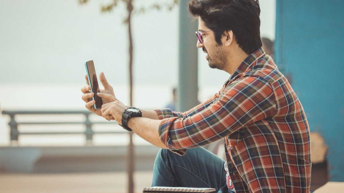 India's Gen Z Protesters Turn to Bluetooth Messaging as Government Blocks Internet