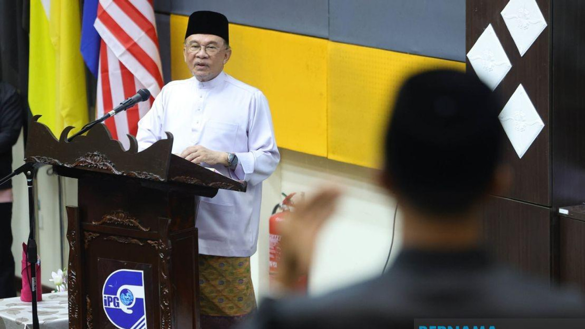 Malaysia Must Develop Teachers Fluent in Tech Yet Grounded in Values, Says PM Anwar