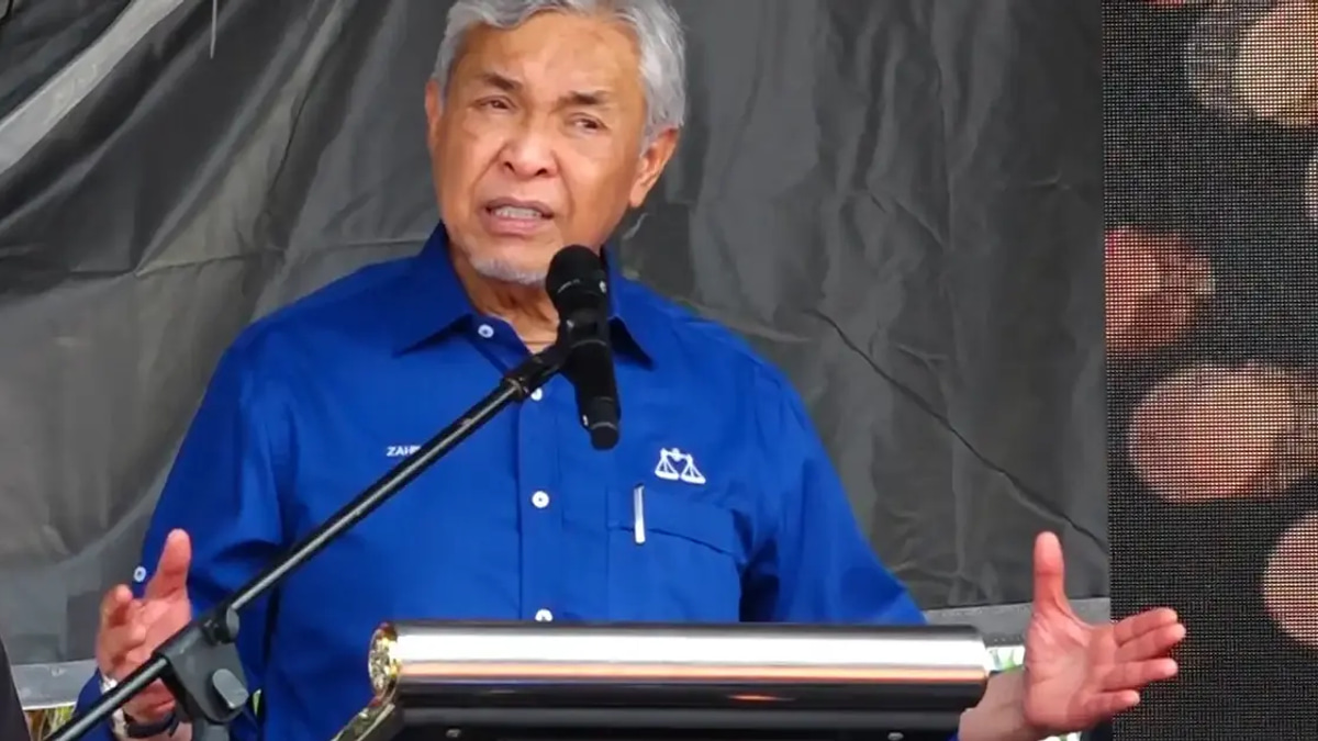 Zahid Dismisses Puad's Election Commentary, Urges Party Focus