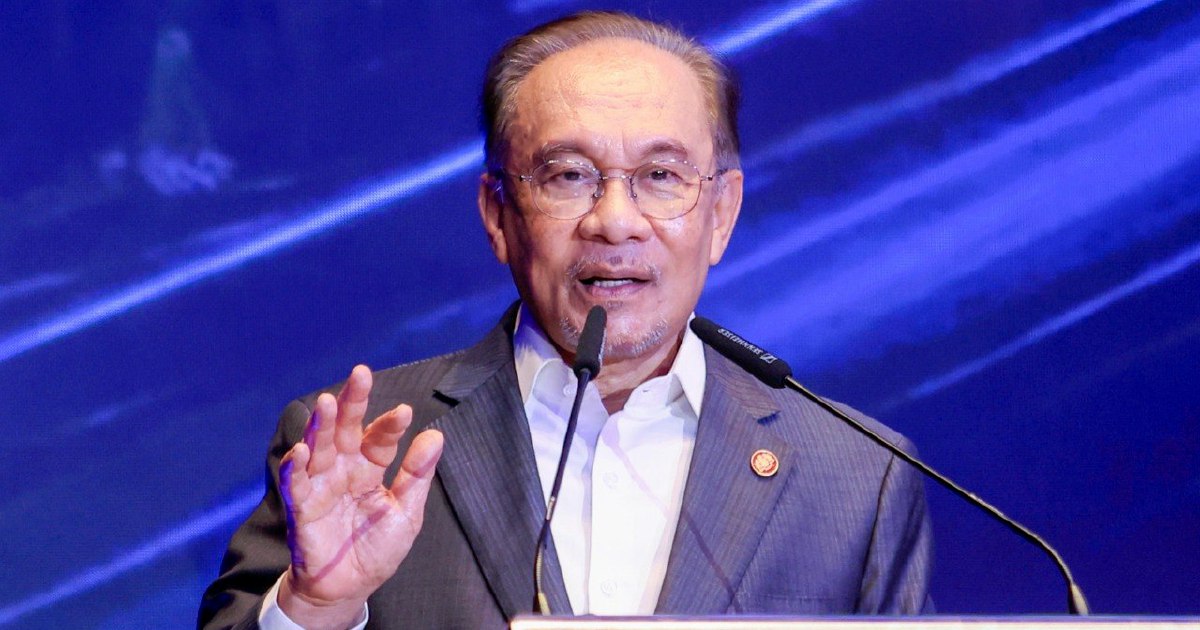 PM Anwar Ibrahim Admitted for Medical Checks Under Specialist Supervision