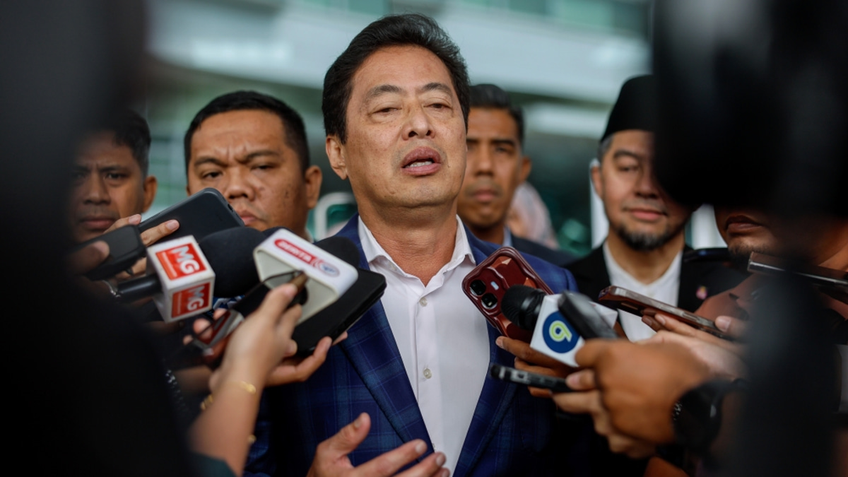 Azam Baki Denies Connection to RM178 Million Contract Linked to Brother's Company