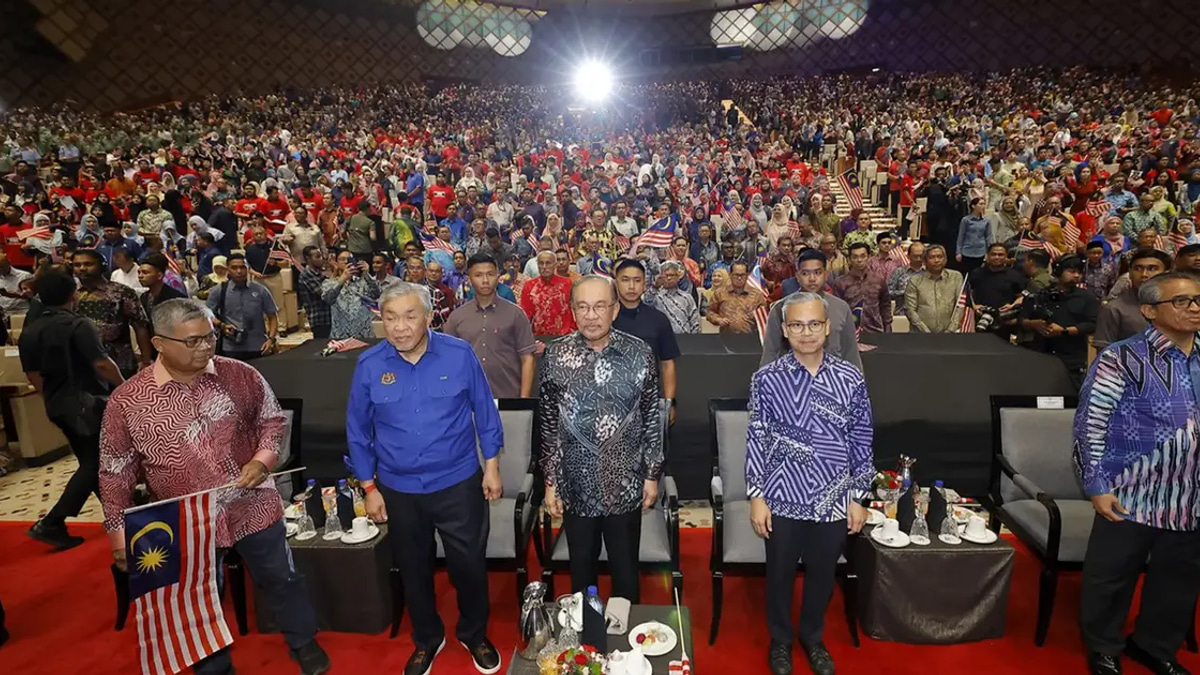 Anwar Pledges Return of Billions in Seized Funds to Malaysian Public