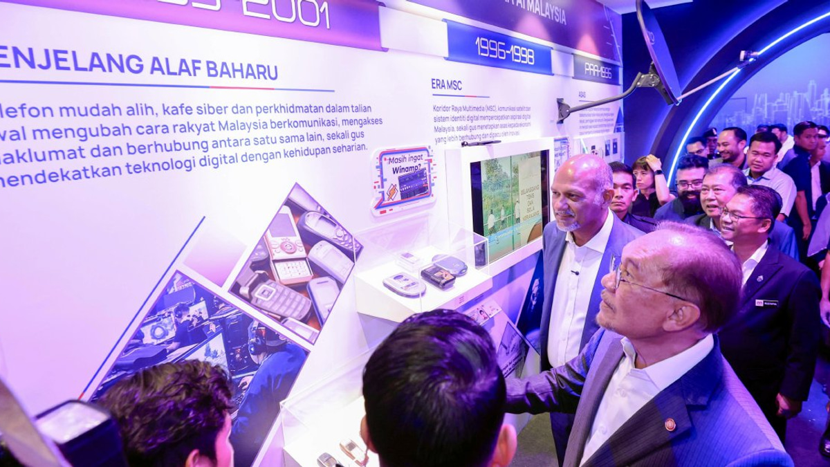 Malaysia's AI ambitions must not deepen digital inequality, warns Anwar