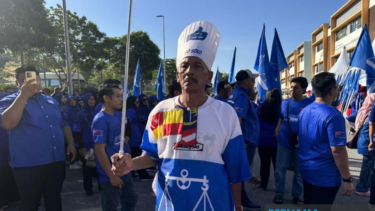 Johor Election: Selangor Retiree Dips Into Savings to Support Menteri Besar Onn Hafiz