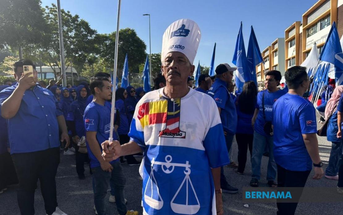 Johor Election: Selangor Retiree Dips Into Savings to Support Menteri Besar Onn Hafiz