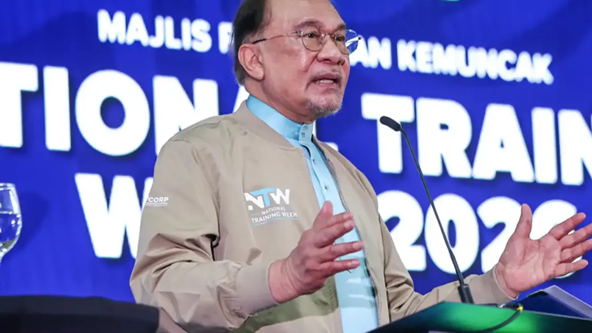 Anwar Defends Loyalty of Non-Malay Communities After Sanusi Remarks