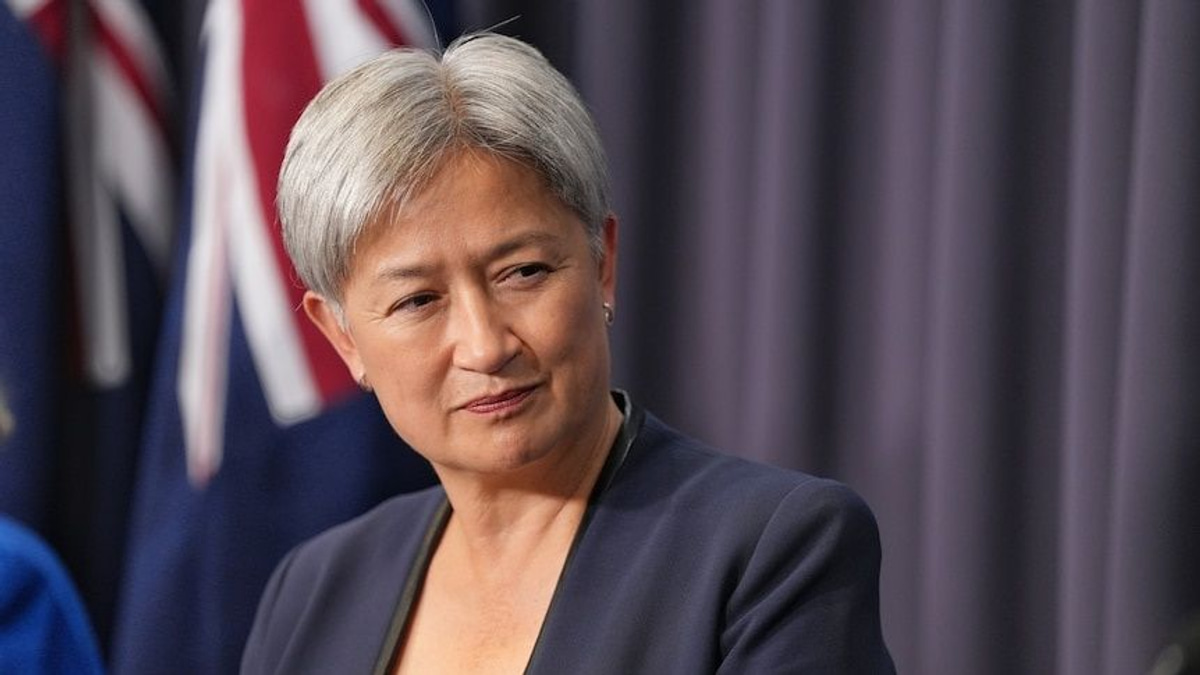 Australia's Foreign Minister Defends Multiculturalism Against Rising Far-Right Tide