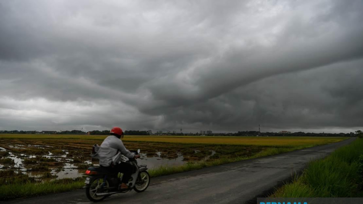 Eight States Brace for Severe Weather as MetMalaysia Issues Thunderstorm Alert Until Evening