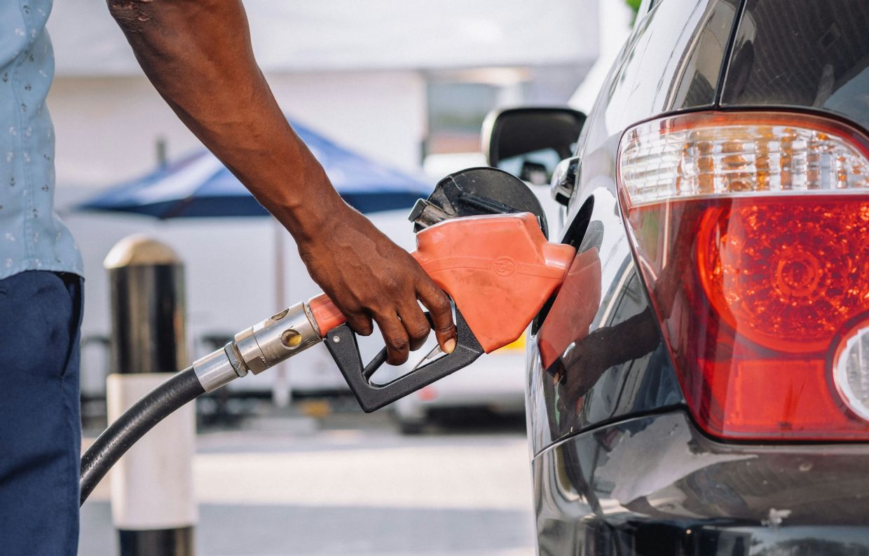 US Petrol Giants Face Lawsuit Over AI Price-Fixing in California