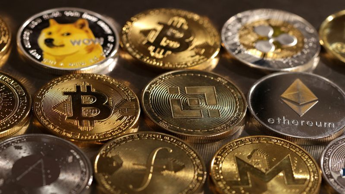 Cryptocurrency Industry's Billions Shape US Political Landscape Ahead of Midterm Elections