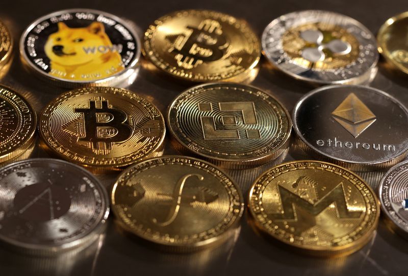 Cryptocurrency Industry's Billions Shape US Political Landscape Ahead of Midterm Elections