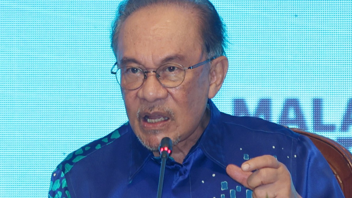 Anwar Defends Drastic Reduction in Special Lottery Draws to Combat Gambling Culture