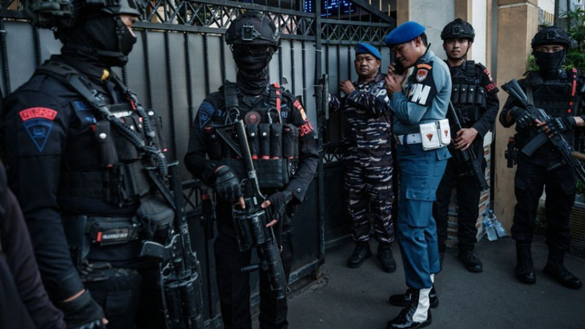Man arrested over bomb threat that shuttered South Jakarta school