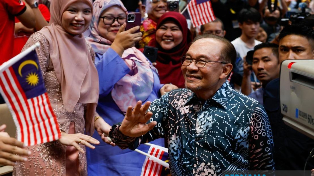 Anwar Calls for Independence Spirit to Unite All Malaysians