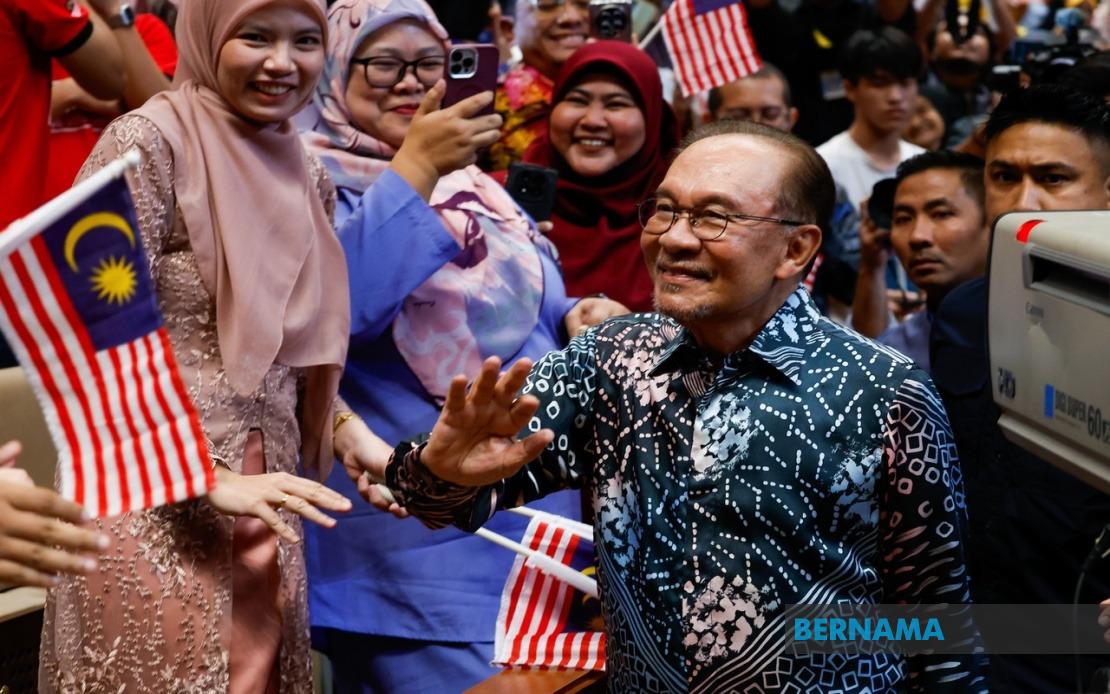 Anwar Calls for Independence Spirit to Unite All Malaysians