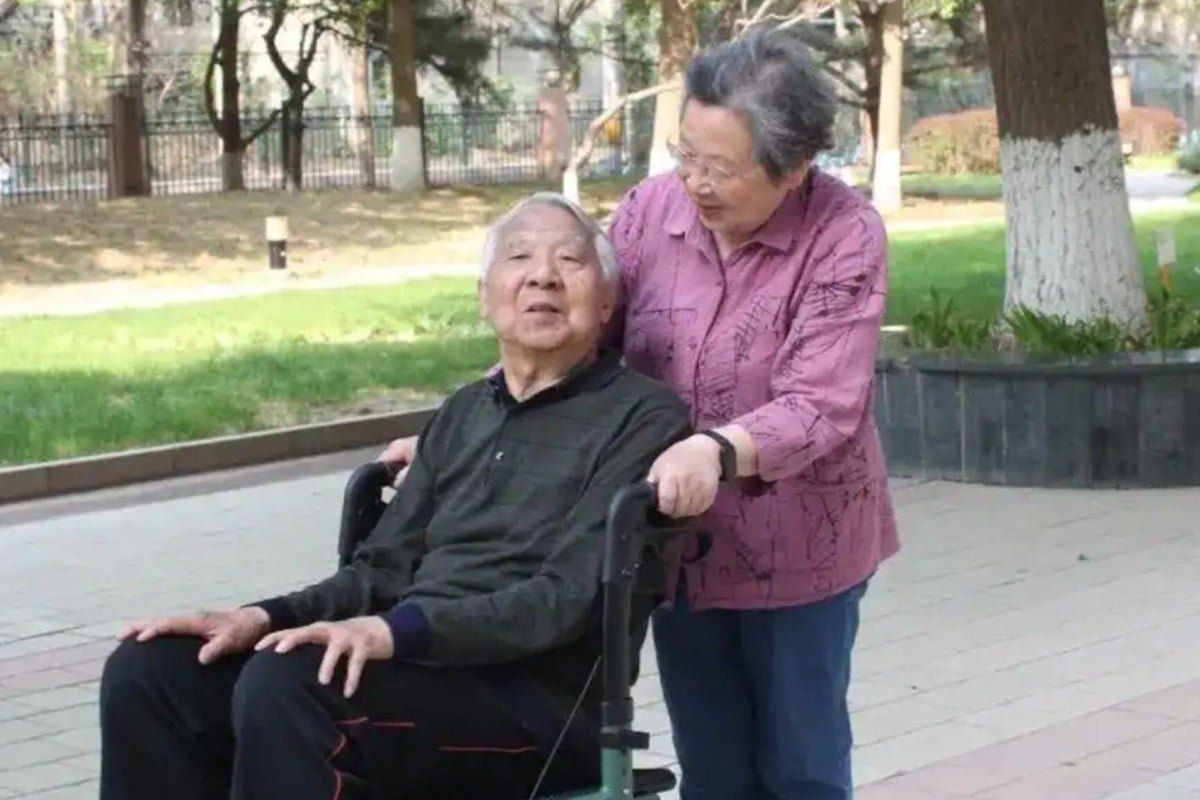 Beijing Woman, 90, Transforms Alzheimer's Care into a Lesson on Preserving Human Dignity