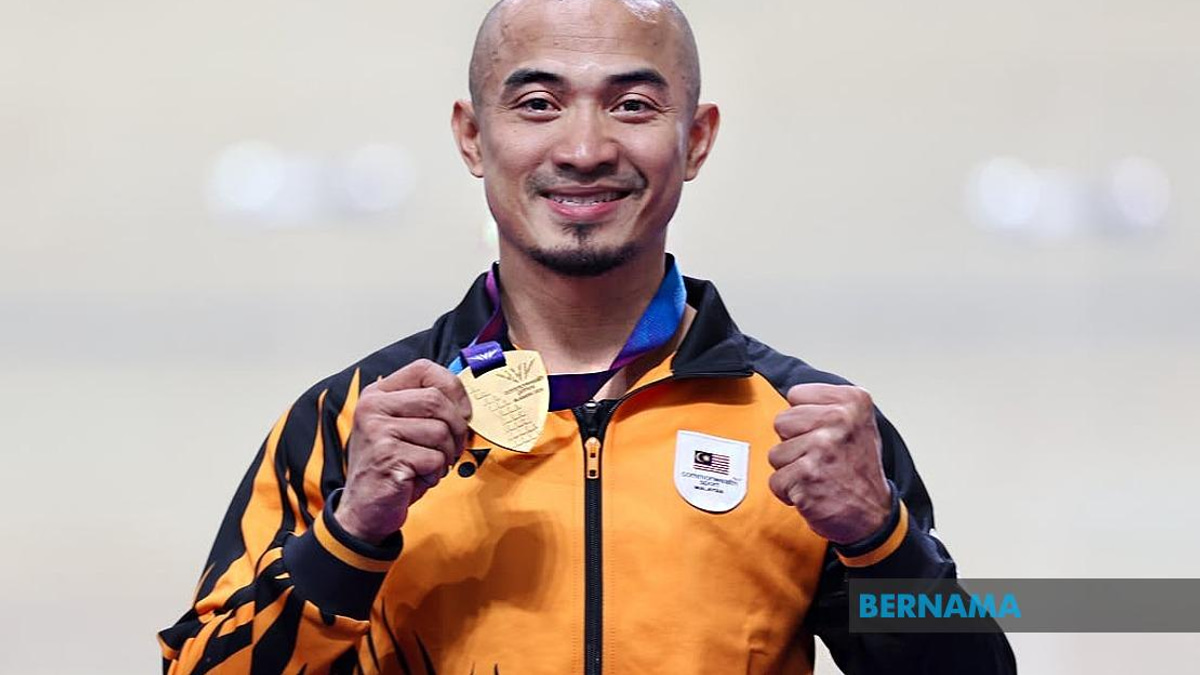 Anwar Hails Azizulhasni's Historic Commonwealth Games Keirin Gold