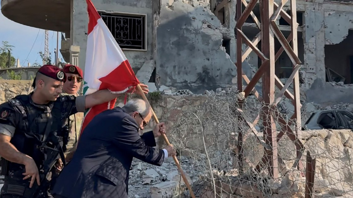 Lebanon's New PM Pushes for Complete Israeli Withdrawal as Military Deploys in South